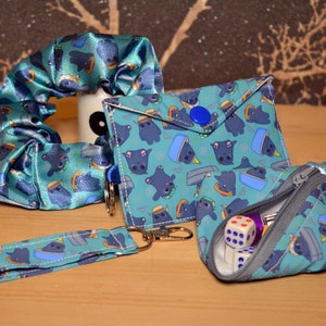 Kena Gift Bundle Scrunchie, Wallet, Keyring, Pod Bag Rot, Cute, Fun