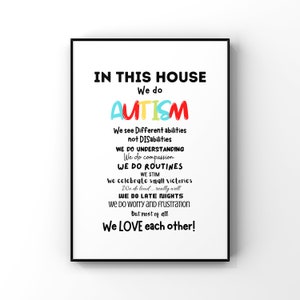 I det här huset gör vi autism digital utskrivbar heminredningsskylt - direkt nedladdning - Autismmedvetenhet