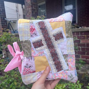 Funda para Biblia de patchwork personalizada, funda de tela acolchada