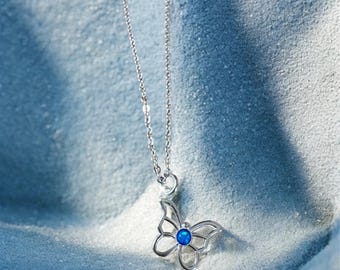Collar de mariposa de ópalo de Ismara
