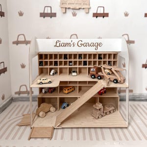 Handgemaakte houten speelgoedautogarage, oprit op meerdere niveaus, opberger voor peuters