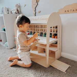 Spielzeugauto-Aufbewahrung, Spielzeuggarage für Jungen 3 4 5 Jahre alt, Baby Cars Lagerung, Kleinkind Jungen Geburtstagsgeschenk, Spielzeug für Kleinkinder, Holzspielzeugautohalter