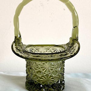 Vintage - 1970's Fenton Green Glass Top Hat Basket w/daisy & button pattern