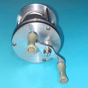 Vintage Bronson Meteor 1500 Fishing Reel, Pretty Nice Condition, Some  Surface Rust on Chrome Parts, Works Good. -  Canada