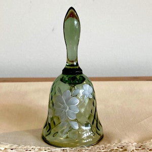 Campana in vetro verde Fenton vintage degli anni &#39;60, firmata dall&#39;artista