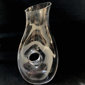 Vtg. Modern Clear Glass 1.5 quart pitcher w/hole for handle