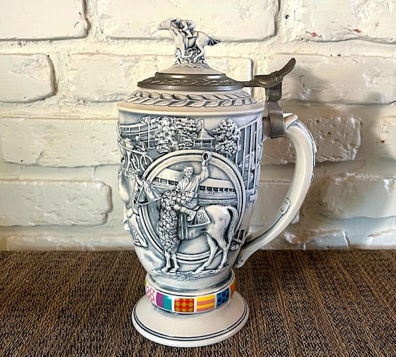 1992 "Winner's Circle" Horse Racing Avon Beer Stein w/lid