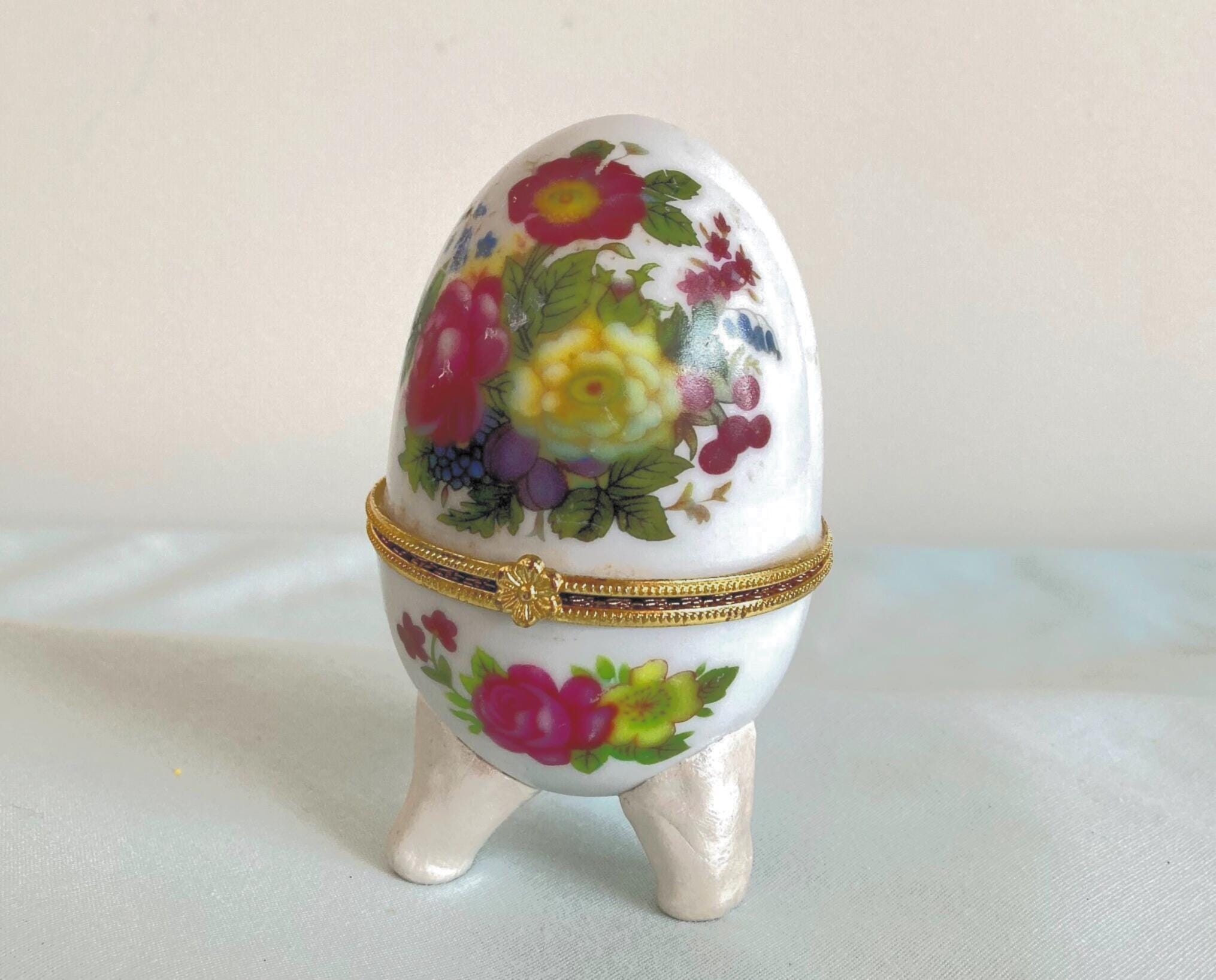 レトロ　ビンテージ　花柄　陶器製　卵型小物入れ ヴィンテージ磁器製卵型小物入れ - Etsy 日本
