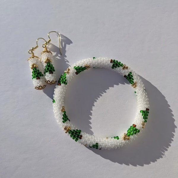 Christmas Tree Beaded Bracelet and Earrings - Christmas Jewelry