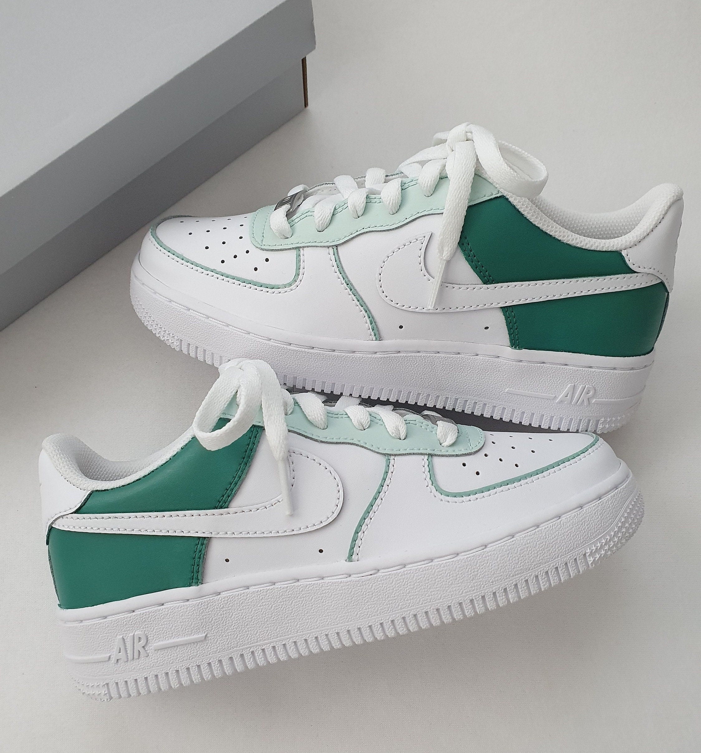 Portaal Lodge bus Nike Air Force 1 'Emerald Green' - Etsy 日本