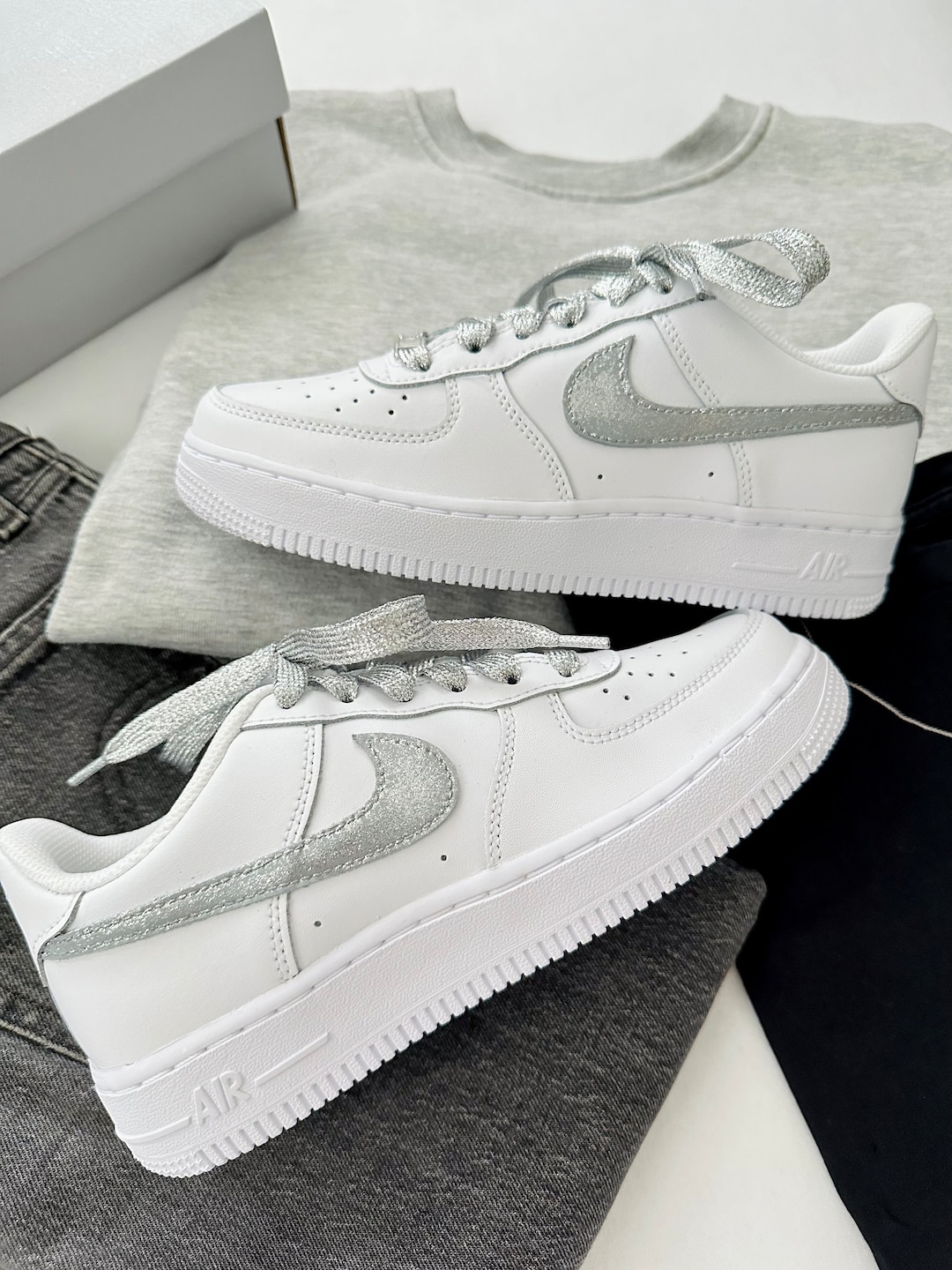 étoile Air Force Blanche Et Argent Nike Air Force ´07 Blanc/Noir