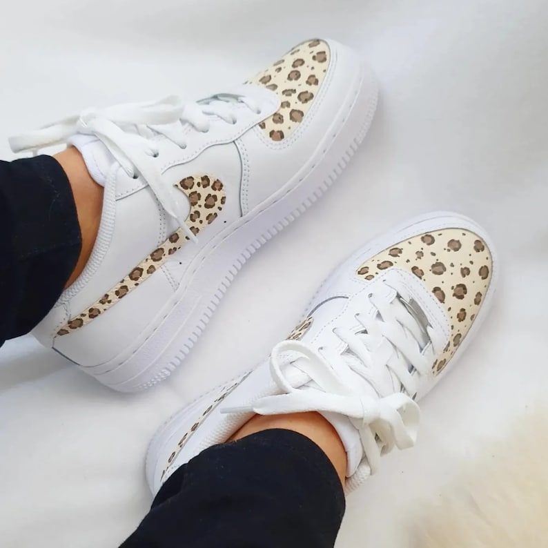 nike stussy spiridon beige