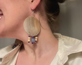 LOVE - Round wooden earring, including agate bead (white, purple, green or orange). Handmade, authentic gift idea. Silver and golden hanger.