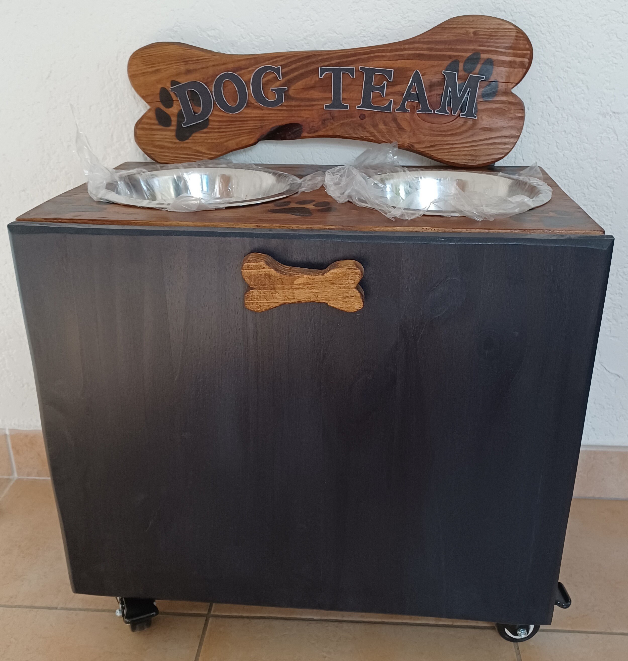 Mobile Bar à Toutou avec Caisson de Rangement, Mangeoire Mobile Pour Chien, Rangement,