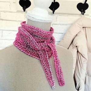 Mini scarf knitted for women, small scarf hand-knitted pink rose purple gradient, narrow scarf knit, small triangular scarf