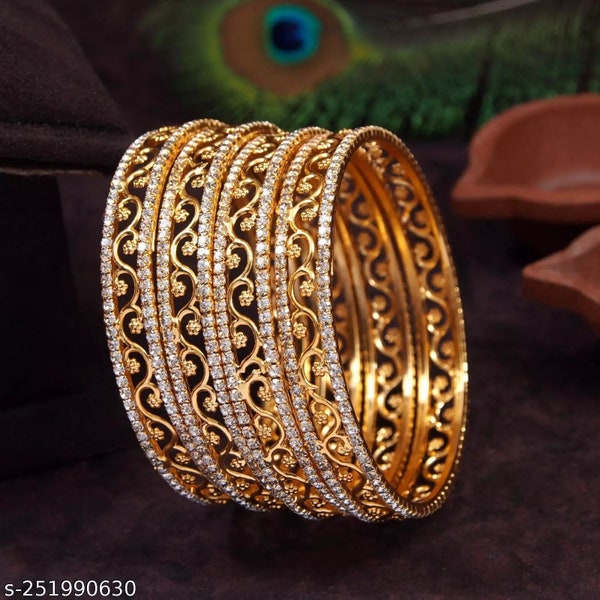 Splendido set di braccialetti di diamanti americani lucidati in oro, set di 4 braccialetti d'oro, braccialetti da indossare ogni giorno, braccialetto indiano, abbigliamento indiano kada