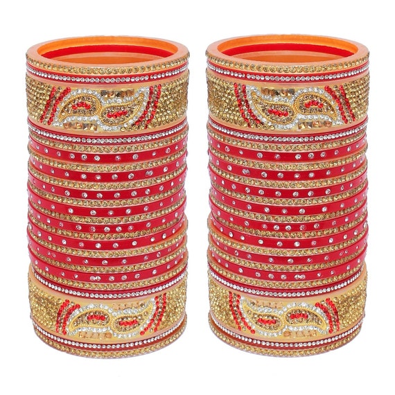 Red and shop white chura