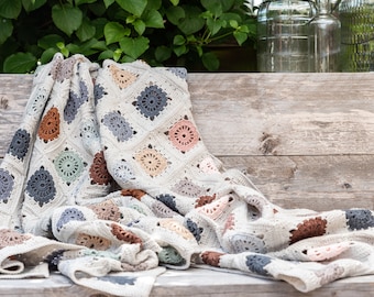 Yarn and Colors - Crochet Blanket Throw Granny Squares Pattern PDF - Hip to be Square Blanket
