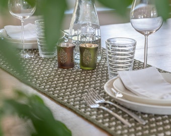 Yarn and Colors - Crochet Table Runner Pattern PDF - Table Runner