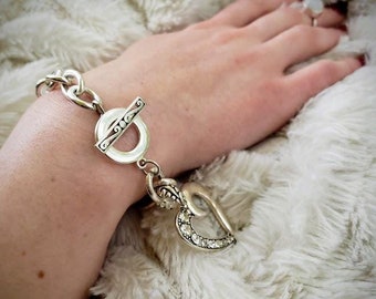 Bracelet coeur vintage avec strass - fermoir à bascule argenté, 7 pouces
