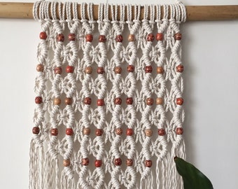 Macrame wall hanging with beads ASPEN (macrame pattern in Dutch)