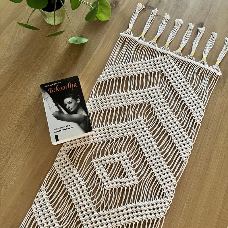 Macrame runner RIVER macrame pattern in Dutch image 7