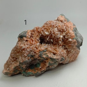 Perzikstilbietkristal op matrix (#1–14) – stralende zeolietcluster, natuurlijk Indiaas mineraalmonster