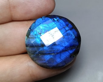 Labradorite facettée - Pierre flashy naturelle - Facette - Bleu - Labradorite flash bleu profond Forme ronde 51.00ct 28x28x8mm