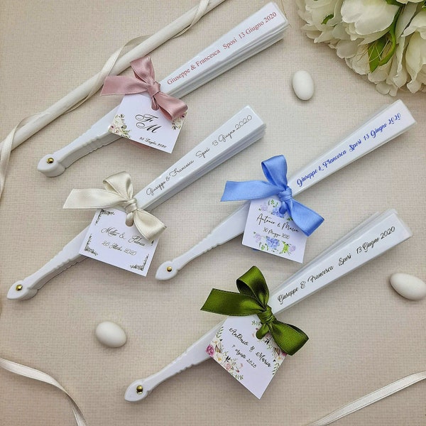 set da 10 Ventagli per Matrimonio Personalizzati Bianchi con Nomi e Fiocco Ventaglio Bianco in Plastica e Tessuto