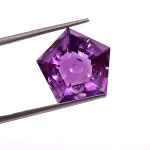 Natural Amethyst fantasy cut carving gemstone shape Amethyst Fantasy  gemstone fancy shape size 15x15mm - 11.70 carat