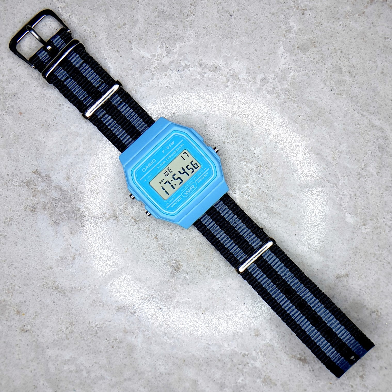 Reloj digital para niños correa de resina azul claro Casio
