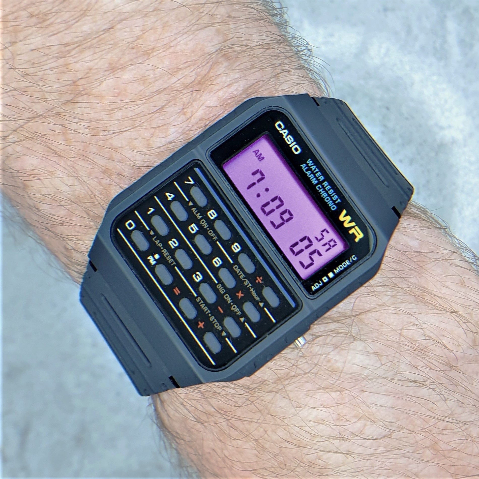 Orologio Casio Calculator con schermo lavanda Mod CA-53W-1ER -  Italia