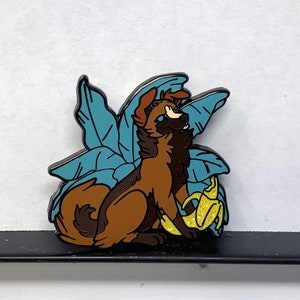 Wajas INC | Enamel Pin | Estuko