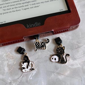 Cat Kindle Charms • Kindle Dust Plug • USB C Dust Plug • Dust Plug Charms • Goth Kindle Charms