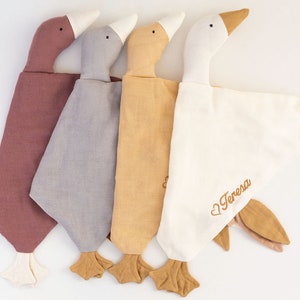 Personalized goose cuddly blanket made of organic cotton