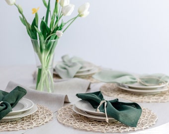 Ensemble de 2 serviettes en tissu vert émeraude. Ensemble de serviettes de table en lin lavé européen.