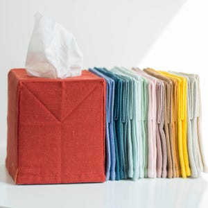 Pastel Linen Tissue Box Cover. Minimalistic Room Decor. Square Tissue box cover. Zero waste gift. Boho Bathroom Decor.