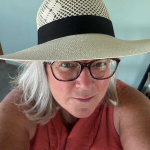 Sombreros Panamá tejidos a mano, sombreros Montecristo, sombrero fedora para el sol, comercio justo de Montecristo Ecuador Womens Vented Black