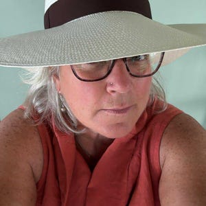 Sombreros Panamá tejidos a mano, sombreros Montecristo, sombrero fedora para el sol, comercio justo de Montecristo Ecuador Womens Small Black