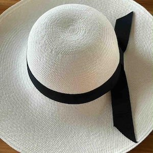 Sombreros Panamá tejidos a mano, sombreros Montecristo, sombrero fedora para el sol, comercio justo de Montecristo Ecuador Women Med Black Sash