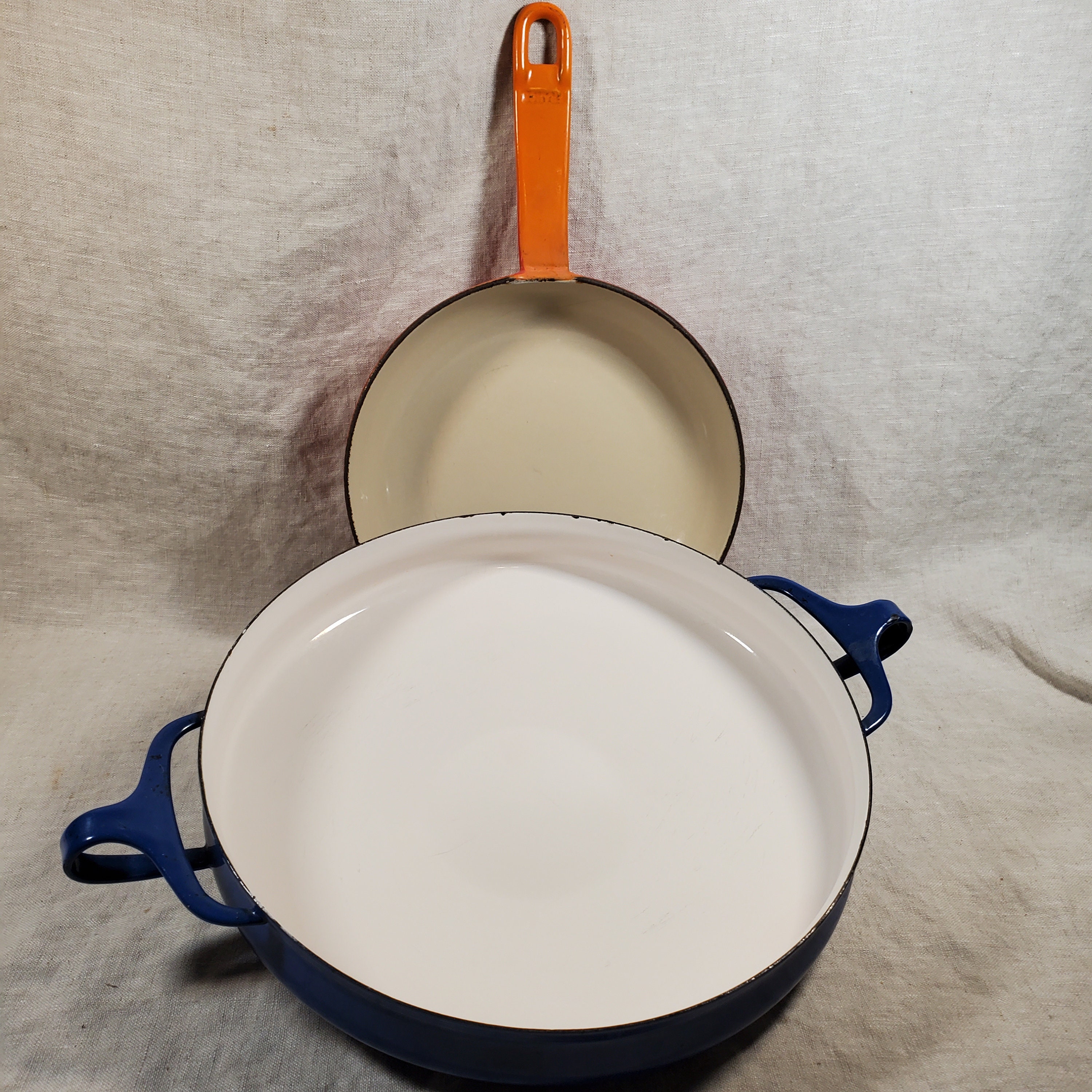 le Creuset #30 White Enamelware 12 inch Skillet Pan