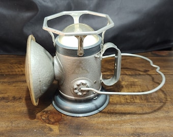 Antique Delta powerlite dual bulb lantern, train/railroad, metal, lighting