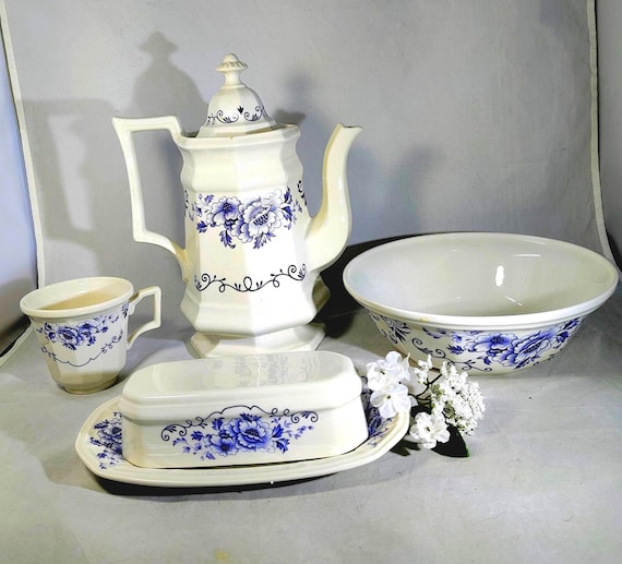 Iroquois China Henry Ford Museum Collection, Floral Cobalt Blue