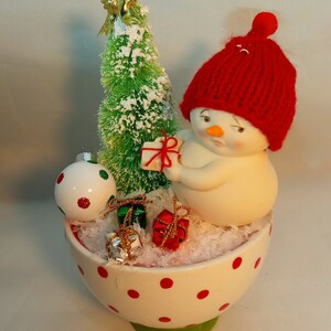 Christmas decoration, accents and ornaments, ceramic snowman, holiday gifts, presents