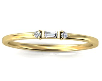 14k Gold simple baguette wedding band / 14k diamond ring / Petite white Diamond band / stackable engagement ring / affordable diamond band