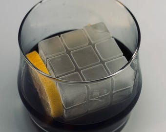 Rubik’s Cube Ice Mold – Puzzle Silicone Tray for Cocktails & Baking