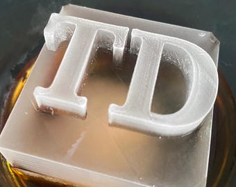 Custom Ice Cube Trays– Embossed Personalized Ice Cubes for Whiskey & Cocktails