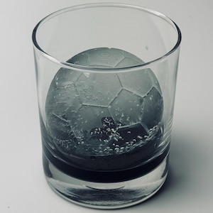 Soccer Ball Ice Tray – Silicone Cocktail mold 3/4 Frozen Sphere