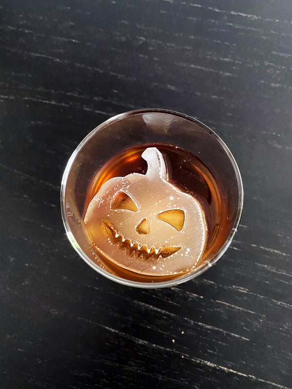 Jack o' Lantern Ice Mold: Halloween Cocktail Fun