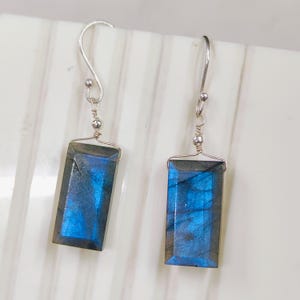 Labradorite 925 Silver Earring Size 20x10 MM Rectangle Shape